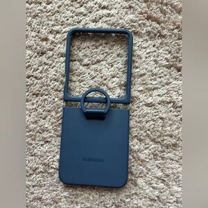 SAMSUNG Galaxy Z Flip 6 Silicone Phone Case, Protective Cover with Built-in Ring